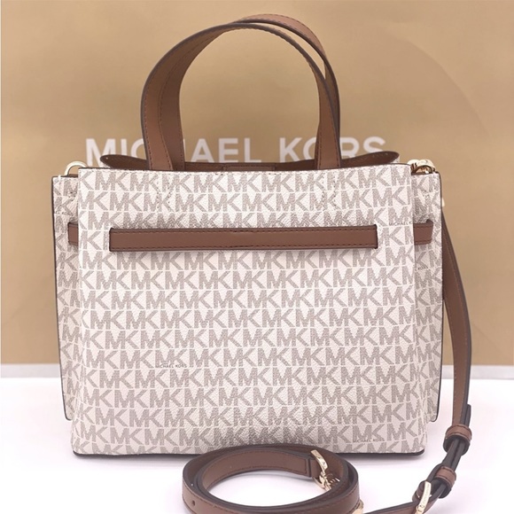 MICHAEL MICHAEL KORS Vanilla
Emilia Small Satchel Crossbody Bag Vanilla - Picture 9 of 14